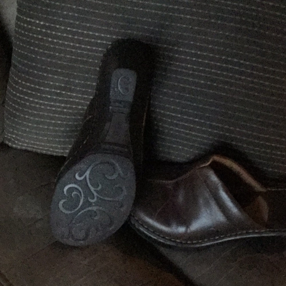 Born Clogs 🌟⚡️💫⭐️💥 - Picture 2 of 3